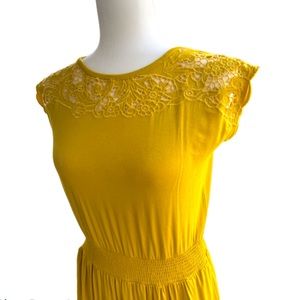 APT 9 • Eyelet Lace Detail Dress • Sz S